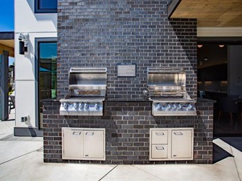 townhomes lodge outdoor grills - Photo Gallery 3