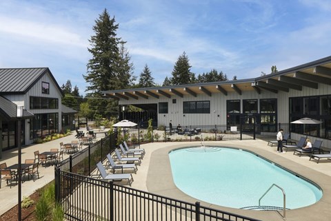 a swimming pool at the resort at governors crossing