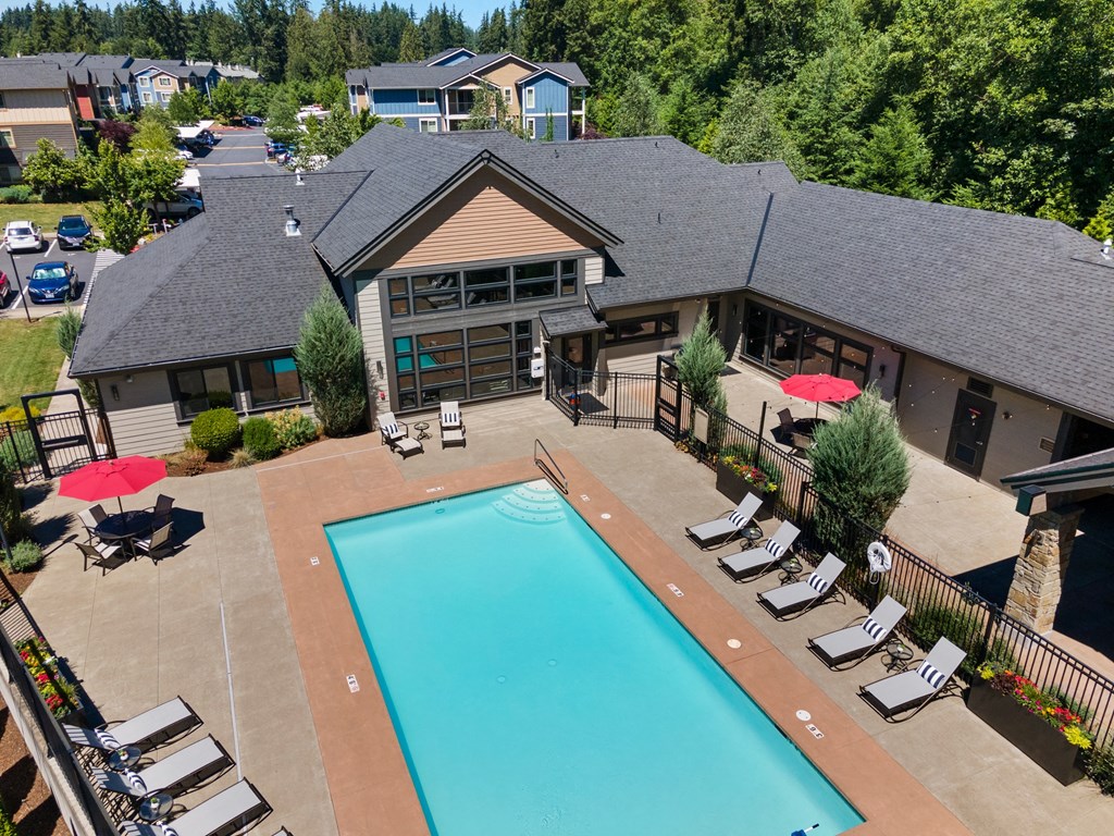 renwood-exterior-views-pool-side