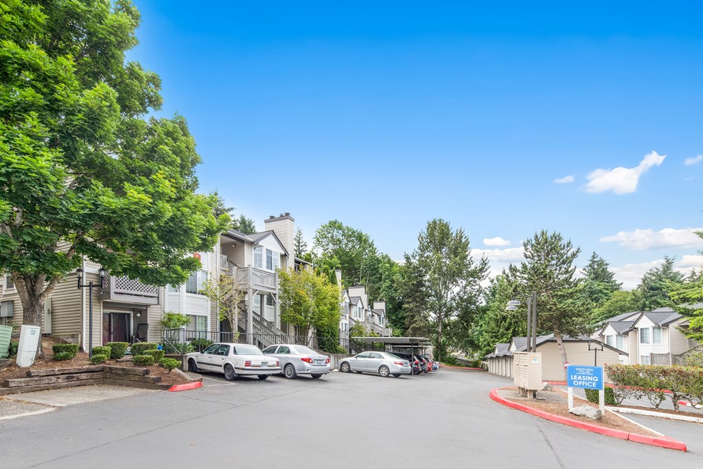 the enclave at homecoming terra vista parking lot