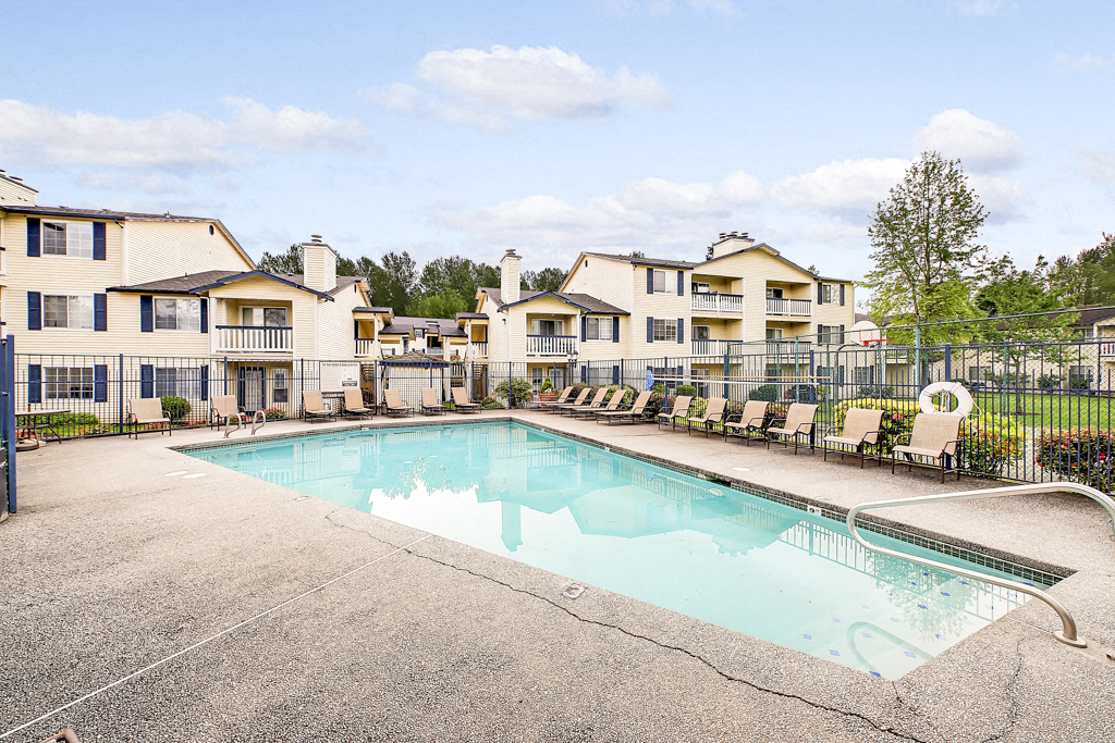 Mallard Pointe At Riverbend