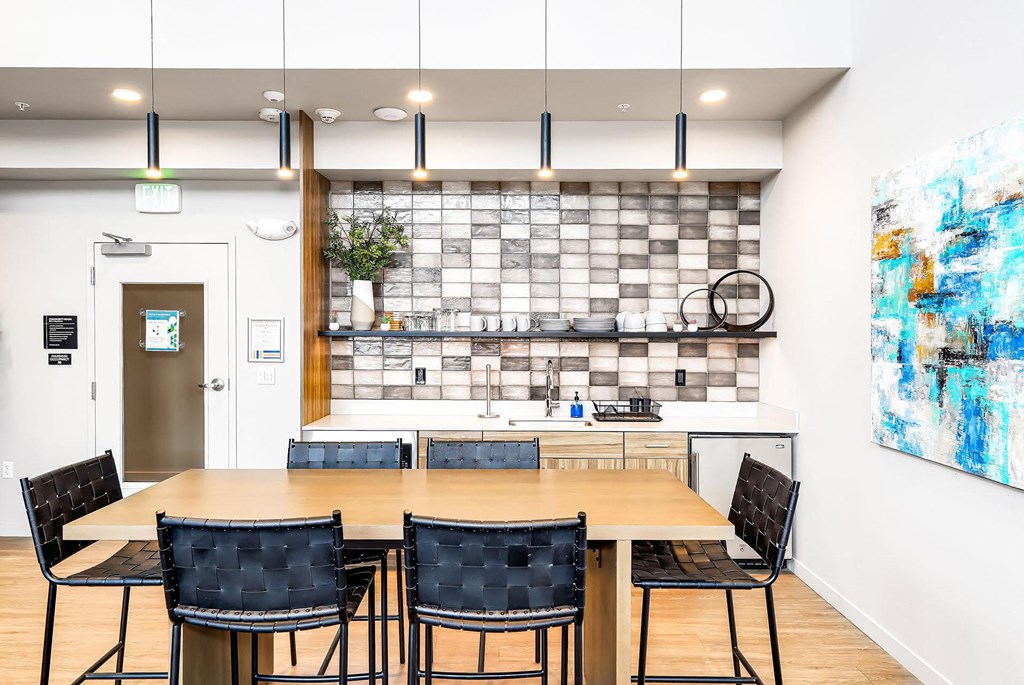 Colina Lounge with Kitchen and Loft