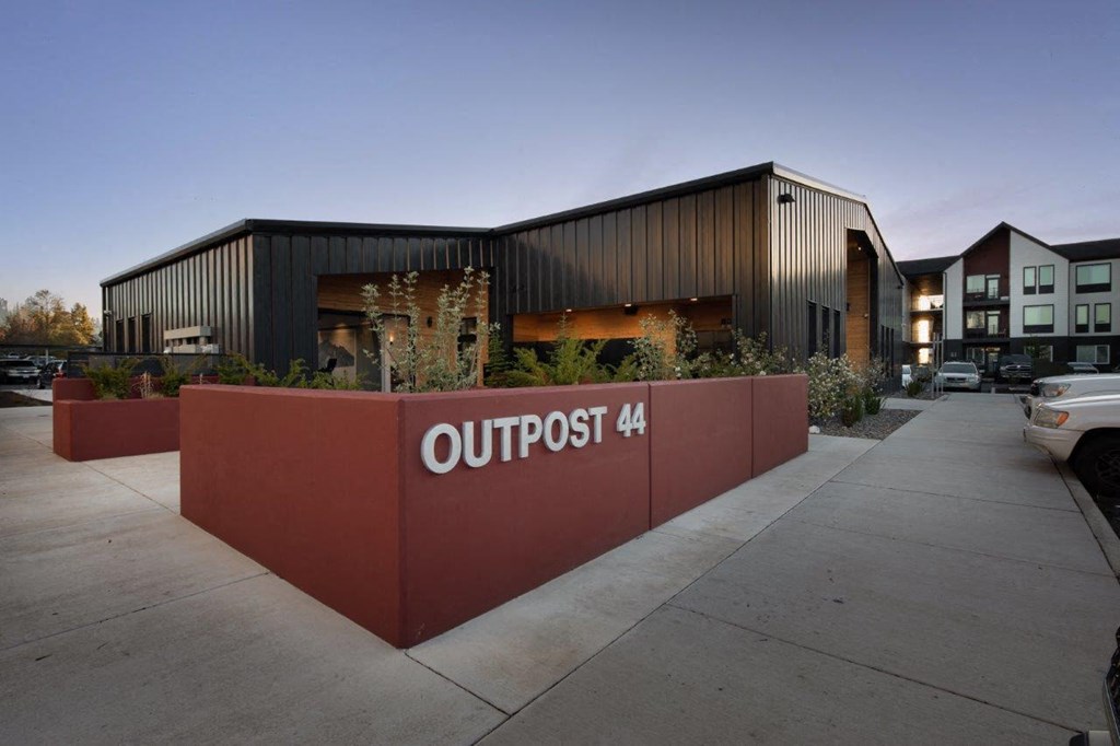 Outpost44_Bend_OR_Exterior_6_amenity building