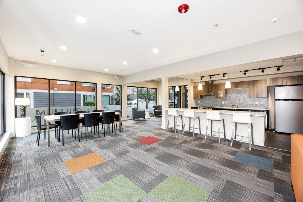 the preserve at ballantyne commons community room and kitchen