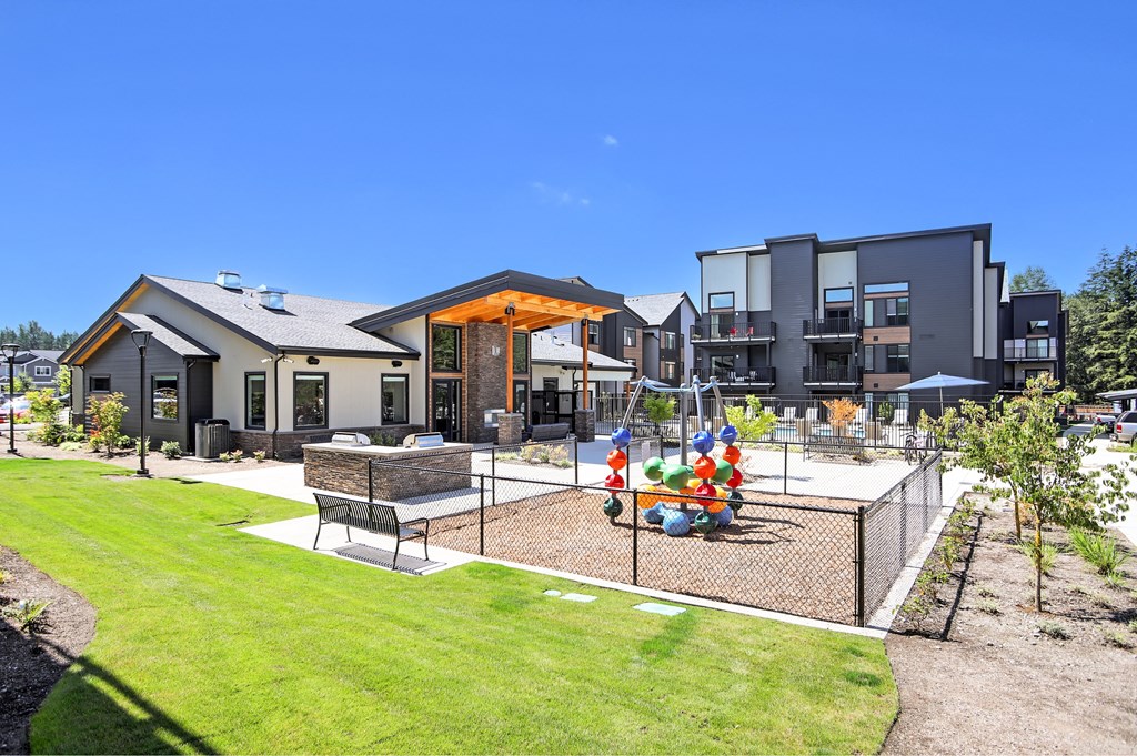 the preserve at ballantyne commons clubhouse with playground and resident amenities