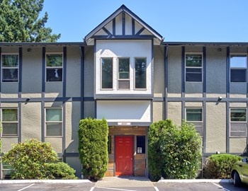 4332 South 41st St 1-2 Beds Apartment for Rent - Photo Gallery 2