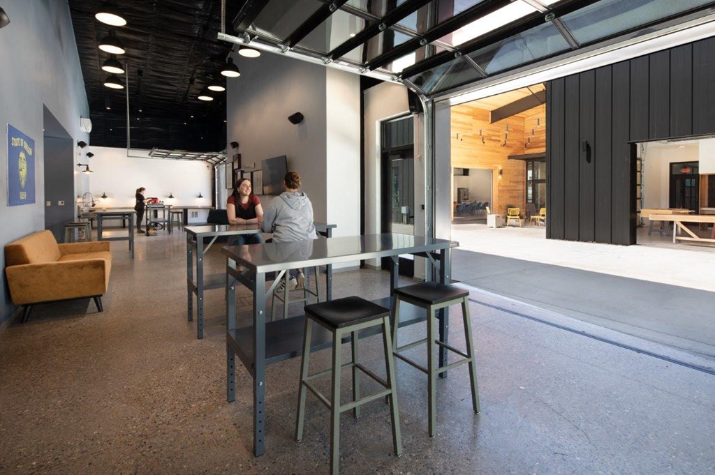 Outpost44_Bend_OR_Amenity_6_lounge tall table