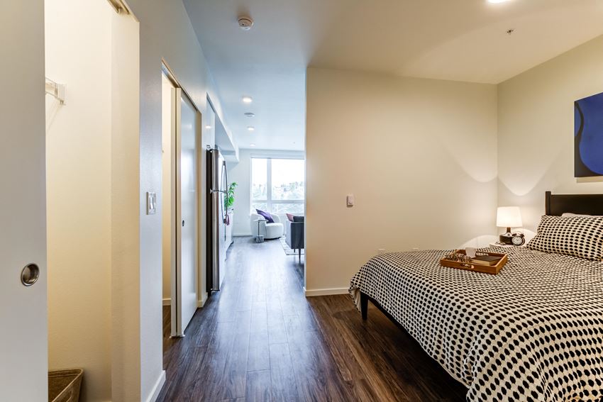 125 Boren Ave S Studio-2 Beds Apartment for Rent - Photo Gallery