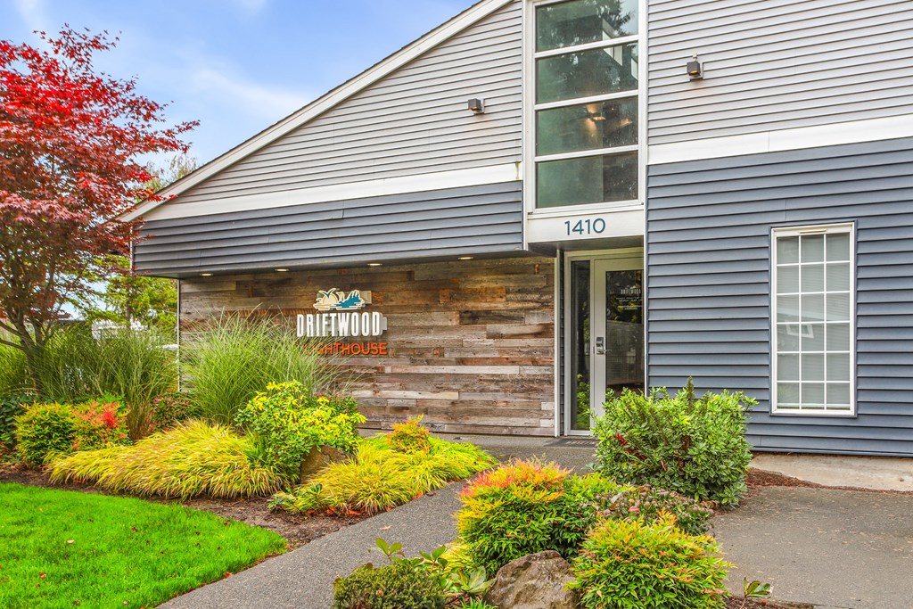 the building where the motel is located