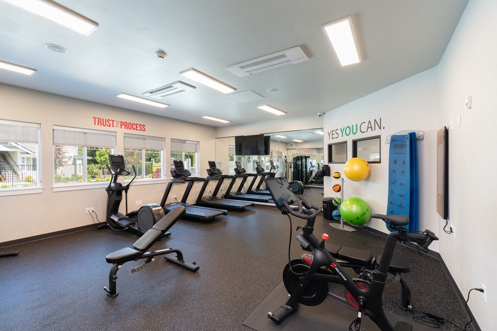 cardio equipment in the gym at meridian pointe apartments