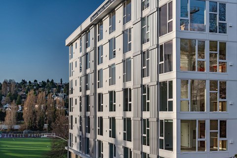 the building in which the hotel is located