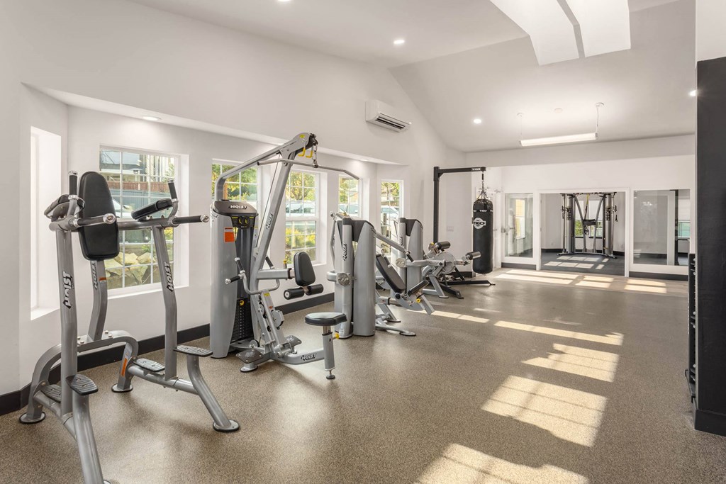 the gym at the flats at obsidianioch apartments