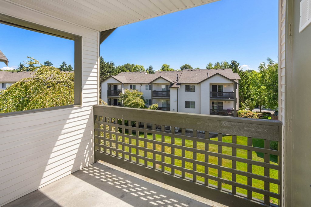 additional photo for property listing at chic digs with room to stretch out in the village 22 car