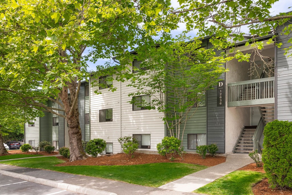 exterior view at the merrimac crossing apartment homes in williamsburg, va