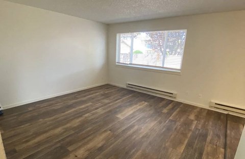 700 W Maple St 2 Beds Apartment for Rent