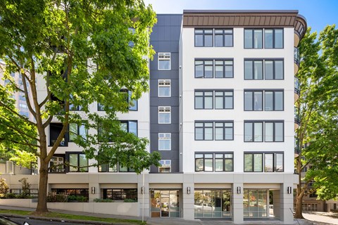 the building in which the hotel is located