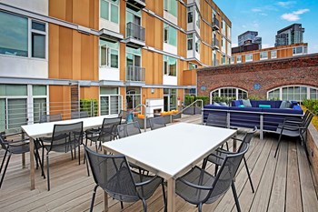 241 Yale Ave N Studio-2 Beds Apartment for Rent - Photo Gallery 5