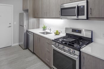 2351 NE 51st Ave Studio-2 Beds Apartment for Rent - Photo Gallery 3