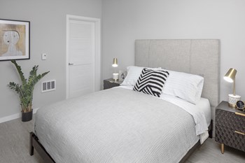 2351 NE 51st Ave Studio-2 Beds Apartment for Rent - Photo Gallery 5