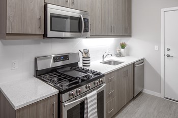 2351 NE 51st Ave Studio-2 Beds Apartment for Rent - Photo Gallery 2
