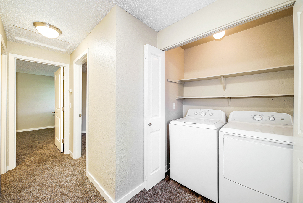 Mallard Pointe At Riverbend