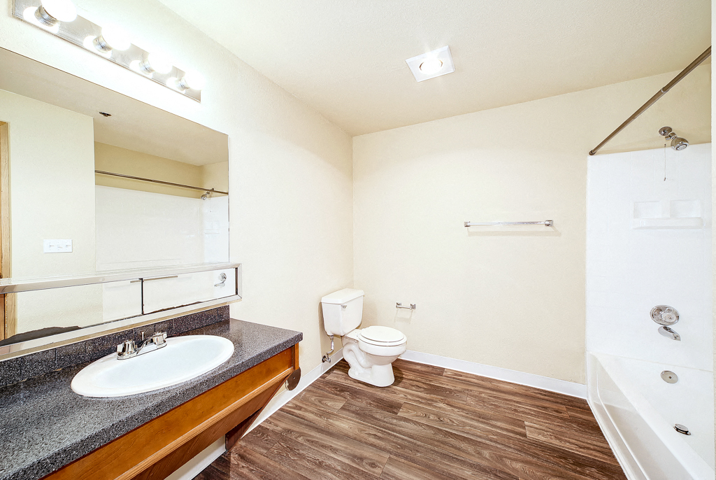 Mallard Pointe At Riverbend