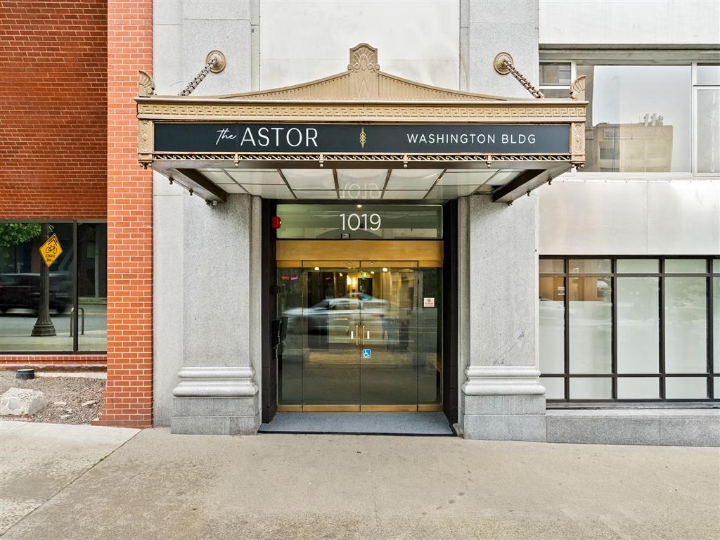 a building with a sign that reads the astor