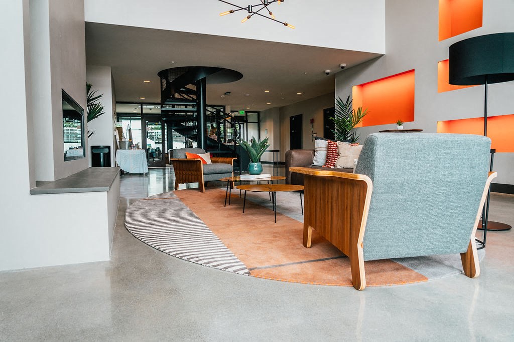 the lobby or reception area at protea hotel