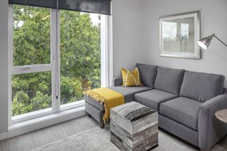 1450 SW Jefferson St Studio-2 Beds Apartment for Rent
