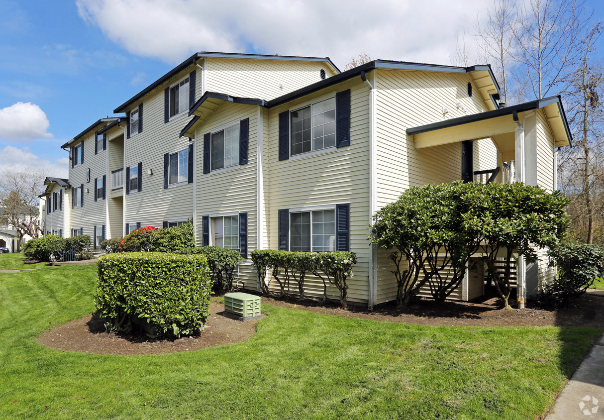 Mallard Pointe At Riverbend