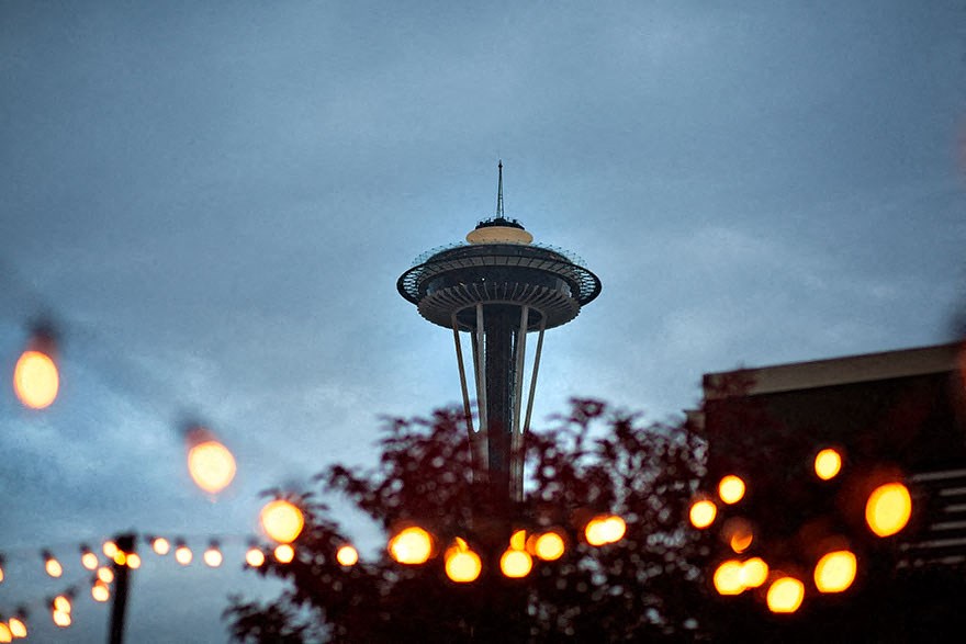 a view of the seattle space needle at night