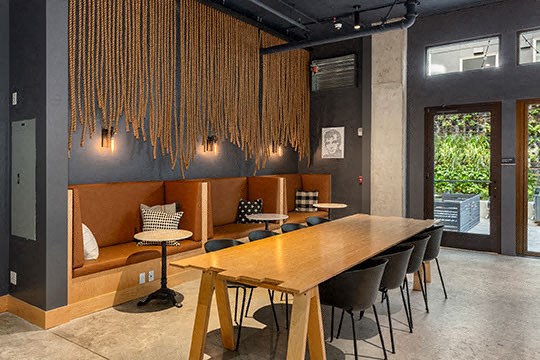 plenty of seats at the