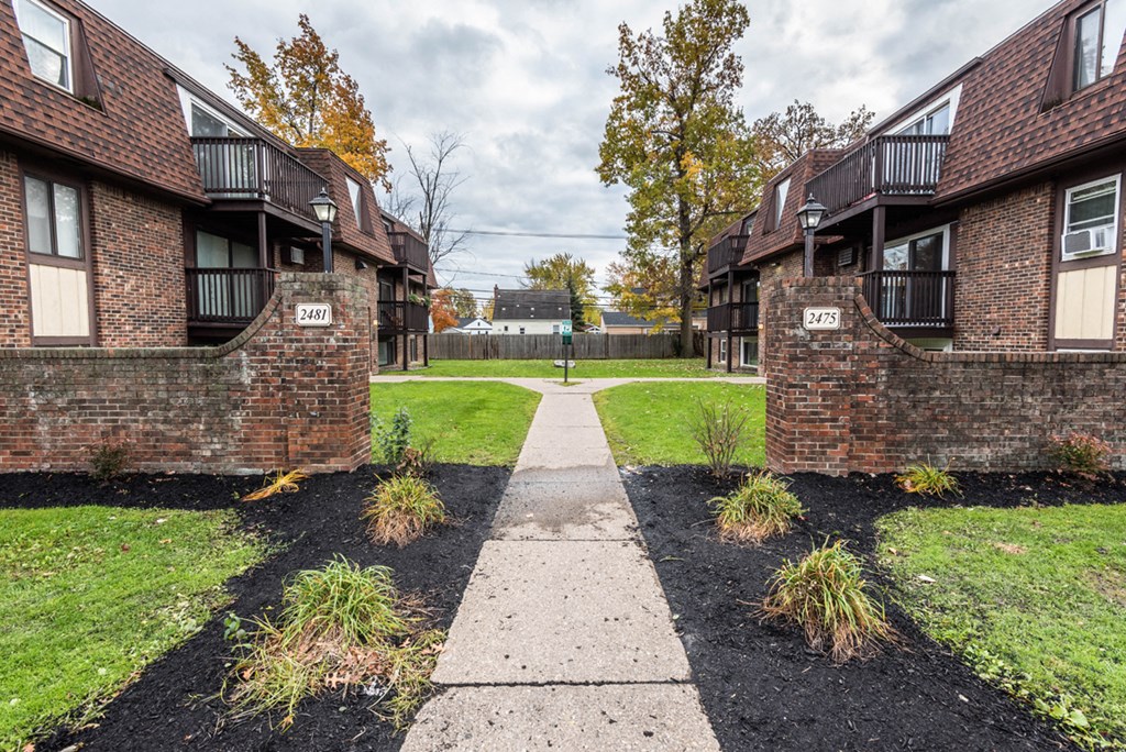 Sheridan Drive - One-bedroom, One-Bath Units - Two-bedroom, One-Bath Units – Tonawanda, NY – Kenmore-Tonawanda School District – Appliances Included – Pet Friendly