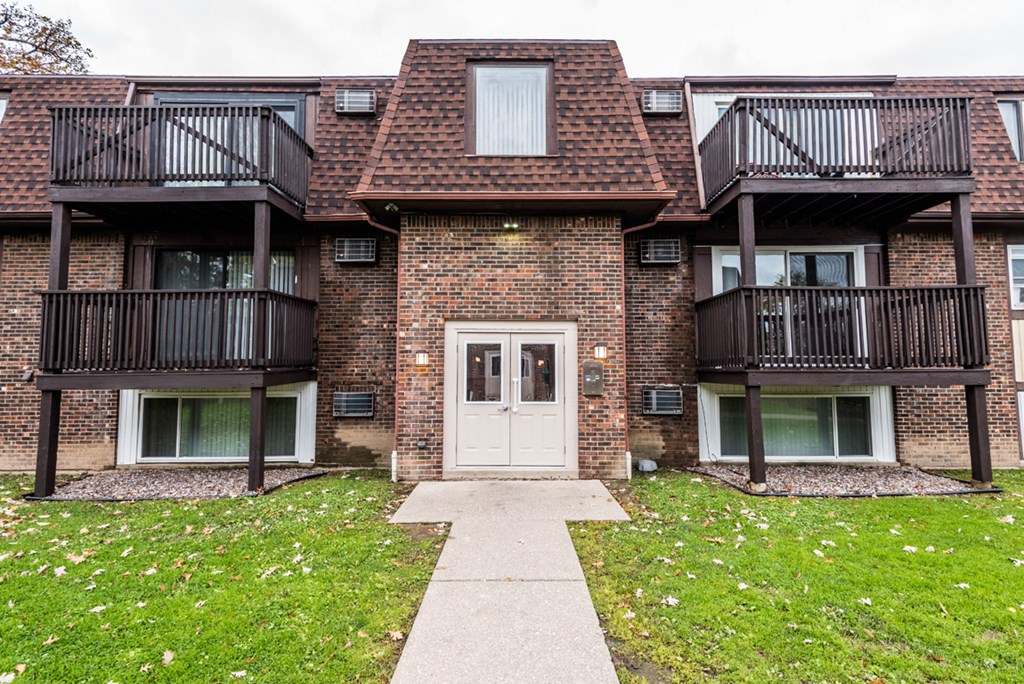 Sheridan Drive - One-bedroom, One-Bath Units - Two-bedroom, One-Bath Units – Tonawanda, NY – Kenmore-Tonawanda School District – Appliances Included – Pet Friendly