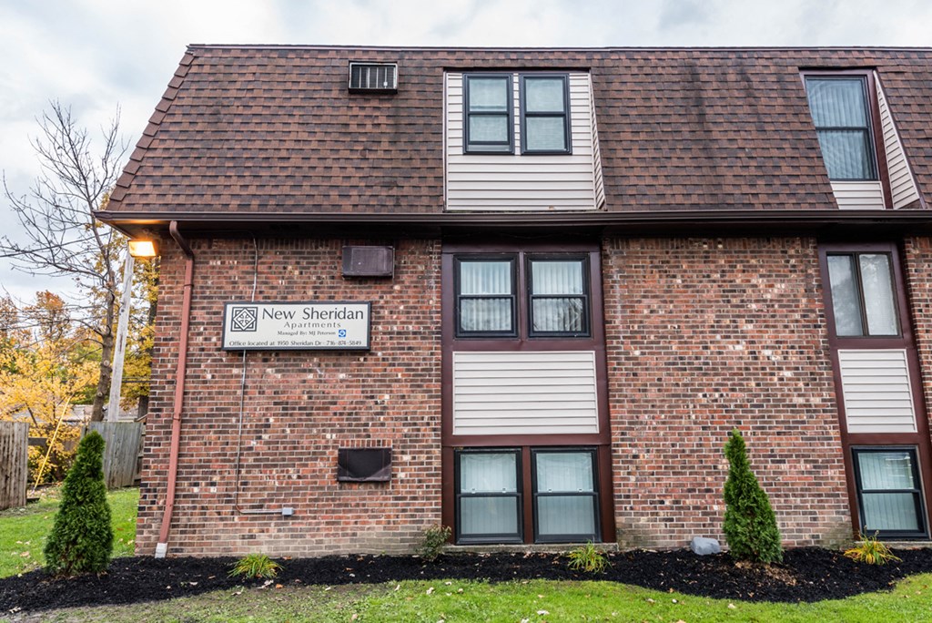 Sheridan Drive - One-bedroom, One-Bath Units - Two-bedroom, One-Bath Units – Tonawanda, NY – Kenmore-Tonawanda School District – Appliances Included – Pet Friendly