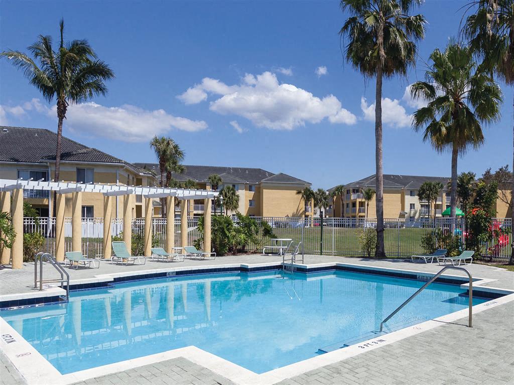  Apartments Near Zoo Miami with Simple Decor