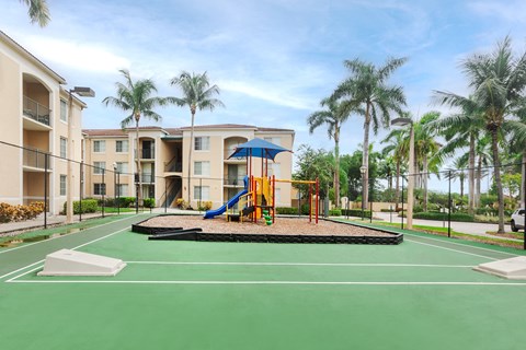 the playground at the preserve at ballantyne commons apartments