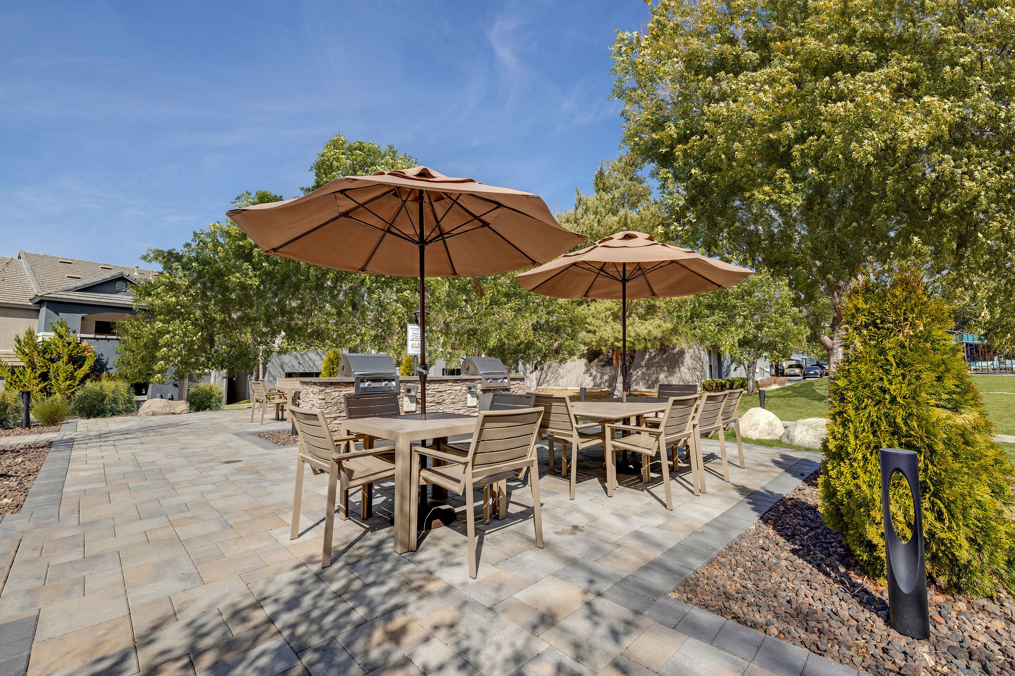 EASTLAND HILLS APARTMENTS