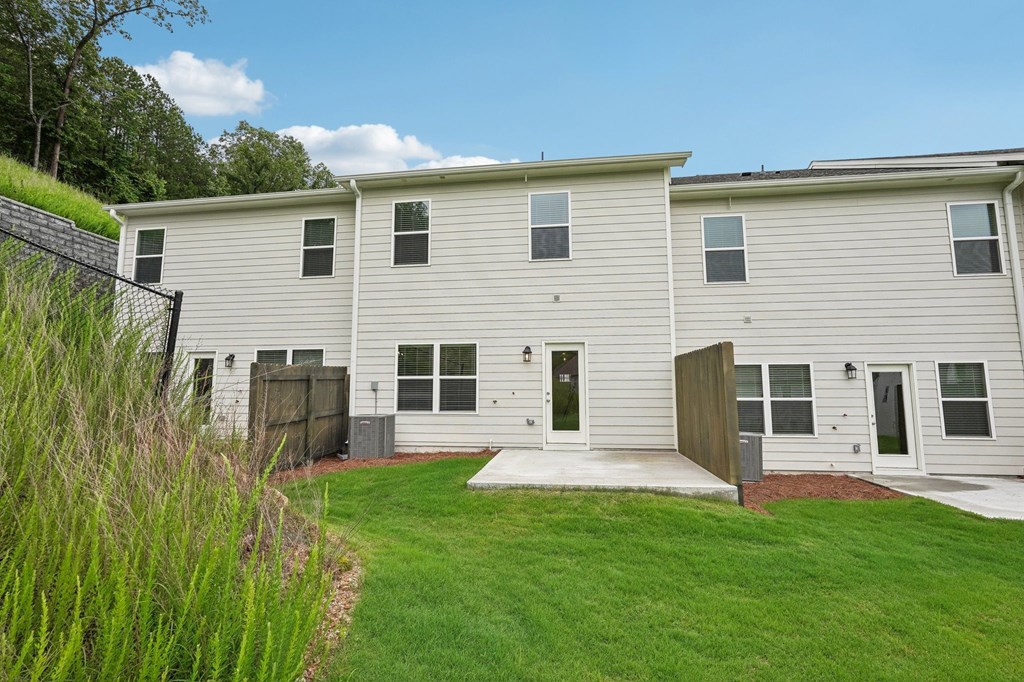 Backyard to the Monterey layout with a patio.