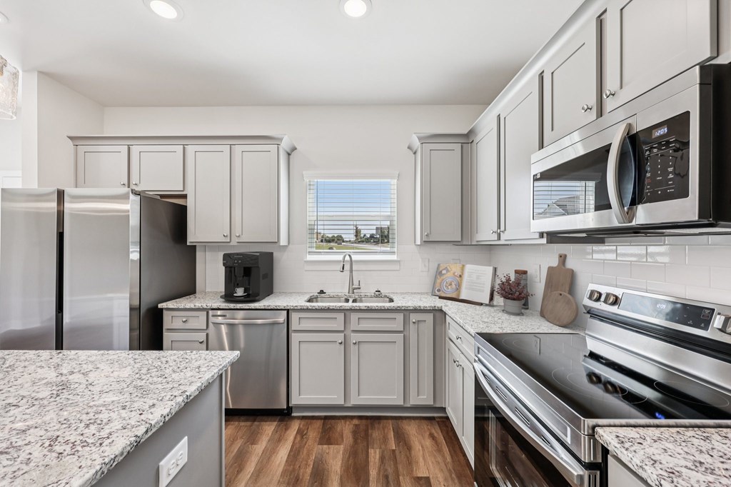 Another view of the full kitchen