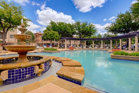 La Villita resort style pool in las colinas