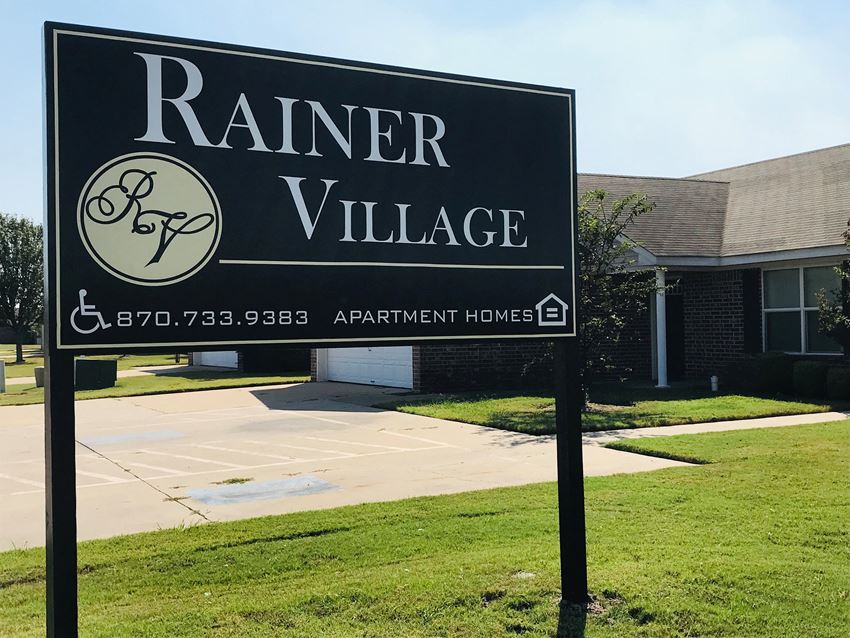 Rainer Village Apartments, 712 Calvin Avery Dr Ste C, West Memphis, AR