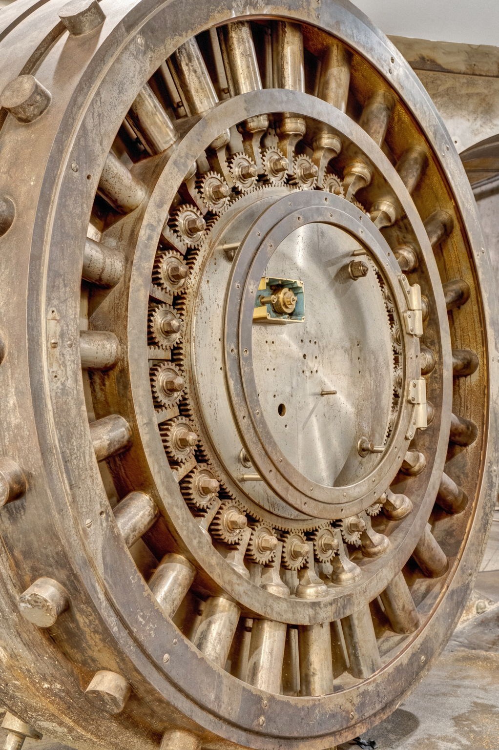 a close up of the gears of a machine at Metro67, Memphis, TN