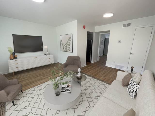 Studio apartment at The Courts Midtown Apartments in Memphis, TN