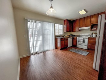 5500 Eagle Valley Dr. 2-4 Beds Apartment, Affordable for Rent - Photo Gallery 6