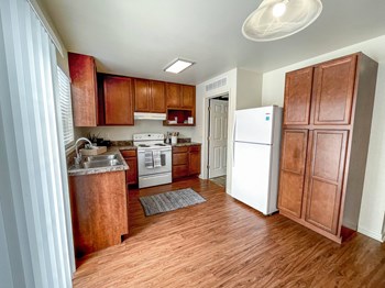 5500 Eagle Valley Dr. 2-4 Beds Apartment, Affordable for Rent - Photo Gallery 5