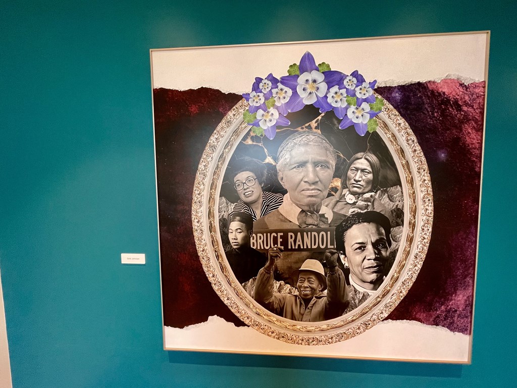 a picture of a picture frame with a photo of people and flowers on it