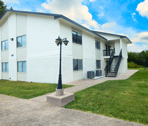 Lush green yard at Mammoth at the Orchard Apartments, Rogers, AR, 72756