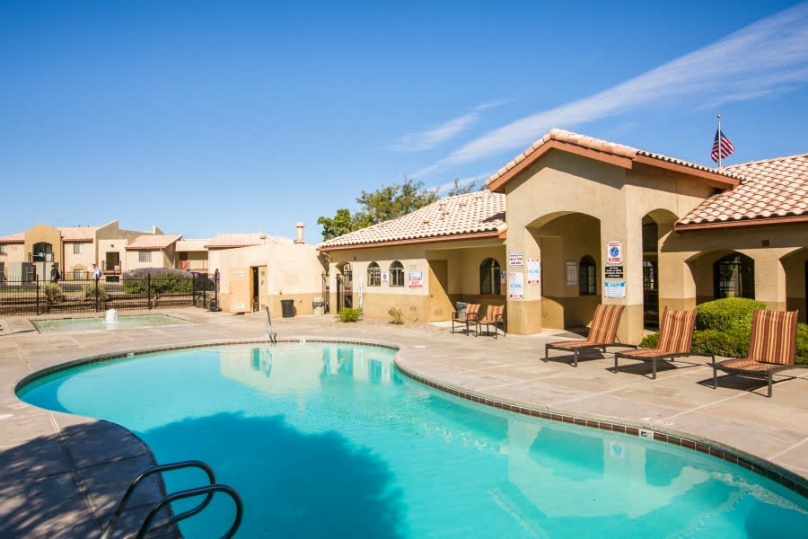 Swimming and wading pools