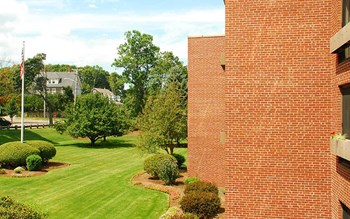 Lincoln Apartments - Photo Gallery 5